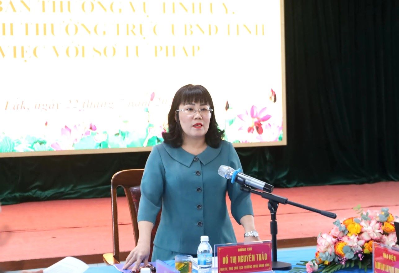 Phó Chủ tịch Thường trực UBND tỉnh Đắk Lắk Hồ Thị Nguyên Thảo làm việc với Sở Tư pháp (22/07/2025, 19:43)